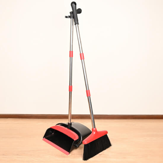BROOM, Selfcleaning Broom & Duster, dustpan